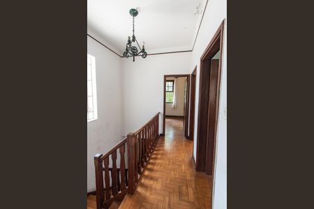 Casa à venda com 269m², 4 quartos e sem vagaHall dos quartos