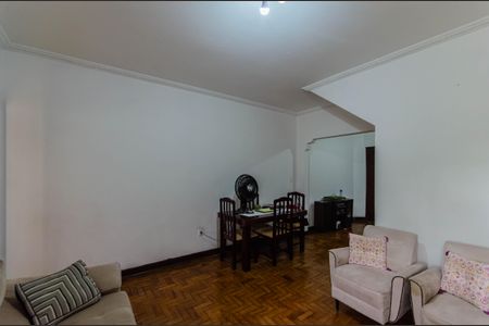 Casa à venda com 160m², 3 quartos e 2 vagasSala