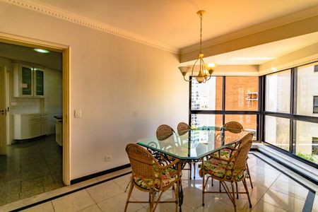 Apartamento à venda com 370m², 6 quartos e 6 vagasSala