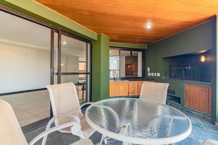 Apartamento à venda com 370m², 6 quartos e 6 vagasVaranda da Sala