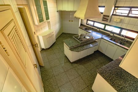 Apartamento à venda com 370m², 6 quartos e 6 vagasCozinha