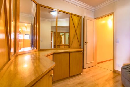 Apartamento à venda com 370m², 6 quartos e 6 vagasCloset do Quarto 4