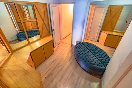 Apartamento à venda com 370m², 6 quartos e 6 vagasCloset do Quarto 4