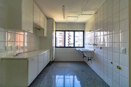 Apartamento à venda com 370m², 6 quartos e 6 vagasÁrea de Serviço