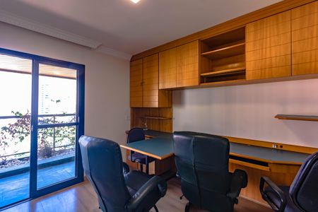 Apartamento à venda com 370m², 6 quartos e 6 vagasQuarto