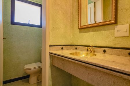 Apartamento à venda com 370m², 6 quartos e 6 vagasLavabo