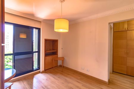 Apartamento à venda com 370m², 6 quartos e 6 vagasQuarto 3