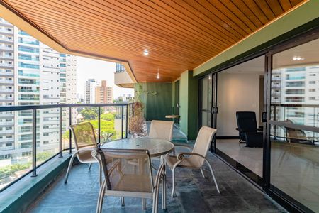 Apartamento à venda com 370m², 6 quartos e 6 vagasVaranda da Sala