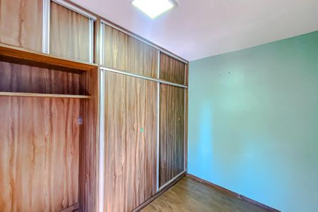 Apartamento à venda com 68m², 2 quartos e 1 vagaQuarto 2