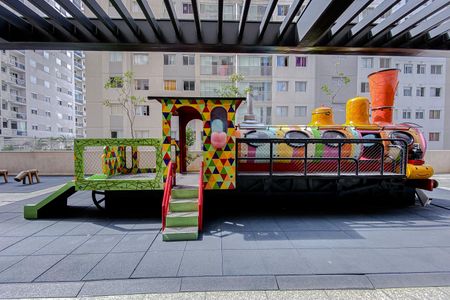 Apartamento para alugar com 69m², 2 quartos e 1 vaga Apartamento para alugar com 69m², 2 quartos e 1 vagaÁrea comum - Playground