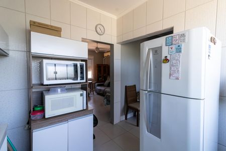 Apartamento à venda com 97m², 3 quartos e 2 vagas Apartamento à venda com 97m², 3 quartos e 2 vagasCozinha e Área de Serviço