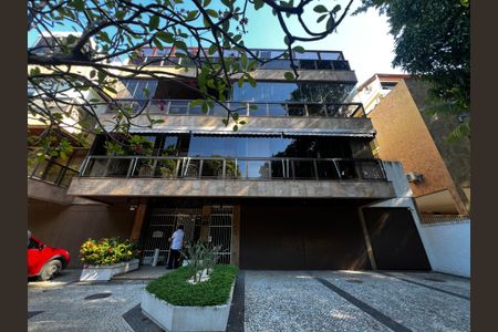 Apartamento à venda com 173m², 4 quartos e 4 vagasFachada
