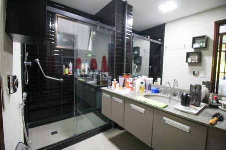 Apartamento à venda com 173m², 4 quartos e 4 vagasBanheiro Social