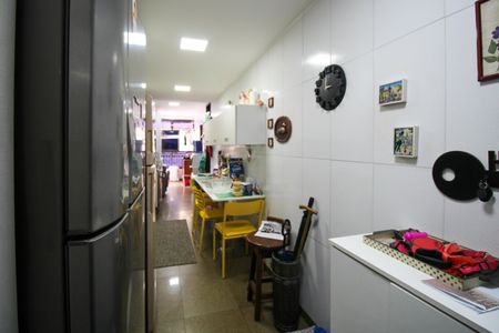 Apartamento à venda com 173m², 4 quartos e 4 vagasCozinha