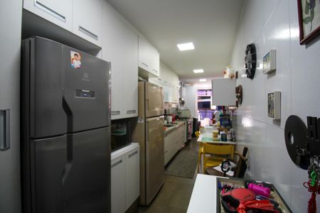 Apartamento à venda com 173m², 4 quartos e 4 vagasCozinha