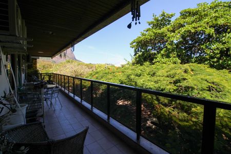 Apartamento à venda com 173m², 4 quartos e 4 vagasVaranda dos Quartos