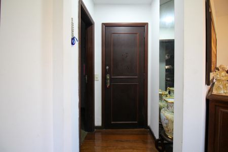 Apartamento à venda com 173m², 4 quartos e 4 vagasHall de entrada