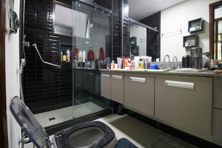 Apartamento à venda com 173m², 4 quartos e 4 vagasBanheiro Social