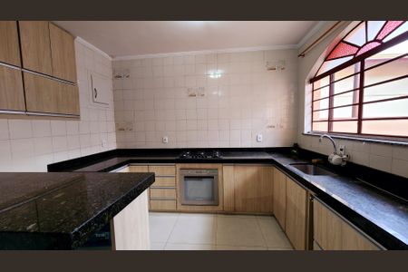 Casa à venda com 200m², 3 quartos e 3 vagasCozinha