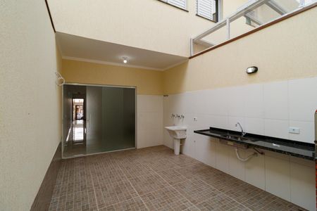 Casa à venda com 115m², 3 quartos e 2 vagasQuintal