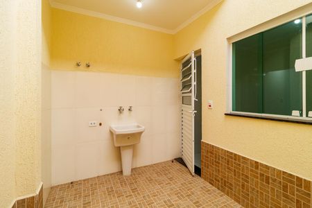 Casa à venda com 107m², 3 quartos e 2 vagasÁrea de Serviço