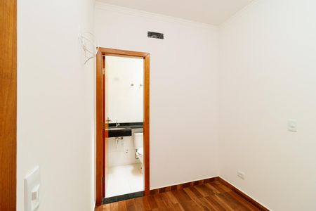 Casa à venda com 107m², 3 quartos e 2 vagasSuíte 2