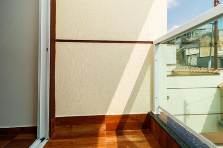 Casa à venda com 107m², 3 quartos e 2 vagasVaranda Suíte