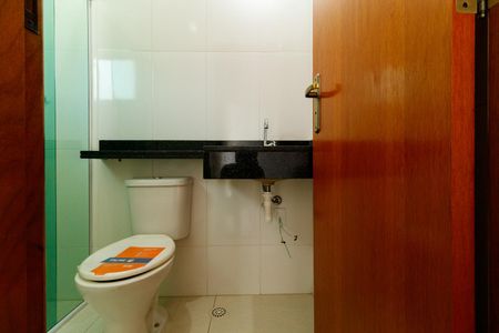 Casa à venda com 107m², 3 quartos e 2 vagasBanheiro da Suíte