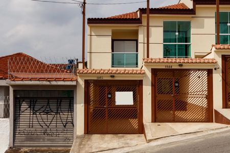 Casa à venda com 107m², 3 quartos e 2 vagasFachada