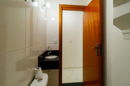 Casa à venda com 107m², 3 quartos e 2 vagasLavabo