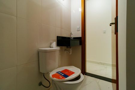 Casa à venda com 107m², 3 quartos e 2 vagasLavabo