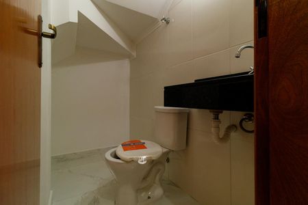 Casa à venda com 107m², 3 quartos e 2 vagasLavabo