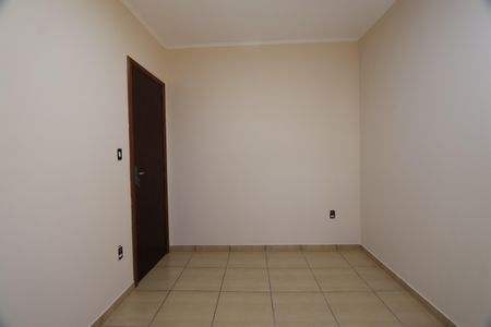 Casa à venda com 120m², 4 quartos e 6 vagasQuarto 2