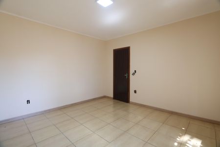Casa à venda com 120m², 4 quartos e 6 vagasQuarto Suíte