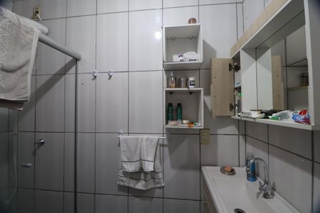Casa à venda com 120m², 4 quartos e 6 vagasBanheiro/ casa 2