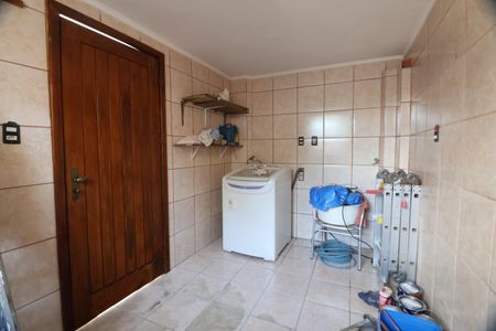Casa à venda com 120m², 4 quartos e 6 vagasLavanderia