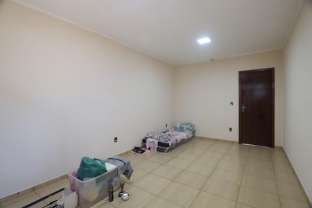 Casa à venda com 120m², 4 quartos e 6 vagasQuarto 1