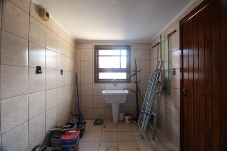 Casa à venda com 120m², 4 quartos e 6 vagasLavanderia