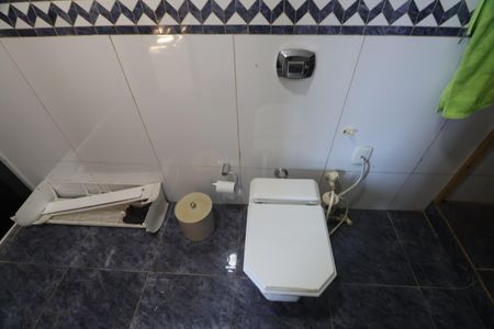 Casa à venda com 120m², 4 quartos e 6 vagasBanheiro suíte