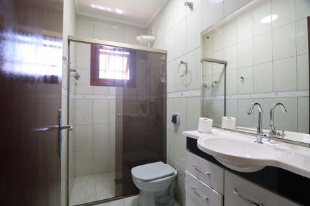 Casa à venda com 120m², 4 quartos e 6 vagasBanheiro socia