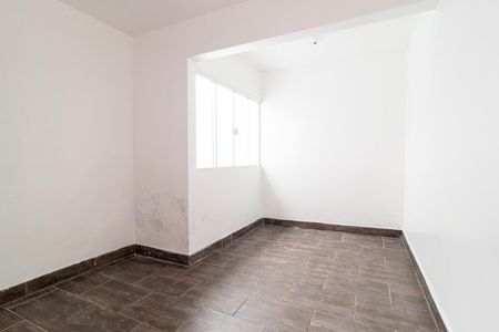 Casa para alugar com 60m², 2 quartos e 2 vagas Casa para alugar com 60m², 2 quartos e 2 vagasQuarto 1