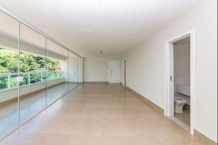 Apartamento à venda com 135m², 4 quartos e 4 vagasSala