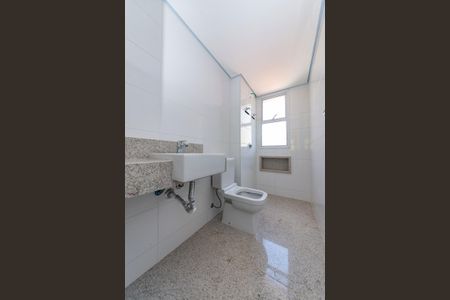 Apartamento à venda com 135m², 4 quartos e 4 vagasBanheiro Social