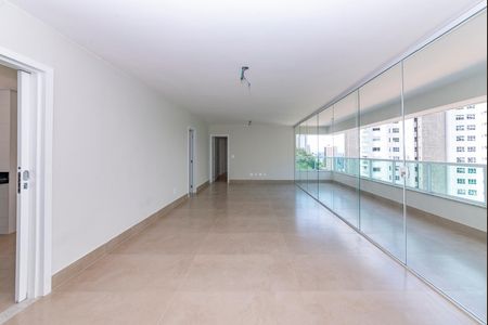 Apartamento à venda com 135m², 4 quartos e 4 vagasSala