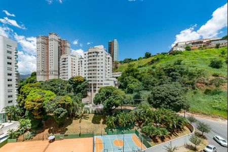 Apartamento à venda com 135m², 4 quartos e 4 vagasVaranda da Sala