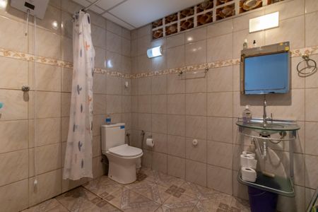 Casa para alugar com 300m², 3 quartos e 1 vagaBanheiro 