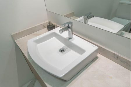 Casa à venda com 240m², 4 quartos e 4 vagasBanheiro