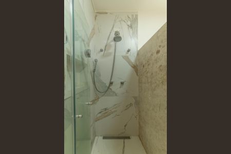 Casa à venda com 240m², 4 quartos e 4 vagasBanheiro da Suíte