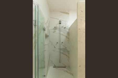 Casa à venda com 240m², 4 quartos e 4 vagasBanheiro