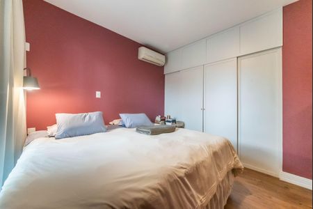 Casa à venda com 240m², 4 quartos e 4 vagasSuíte